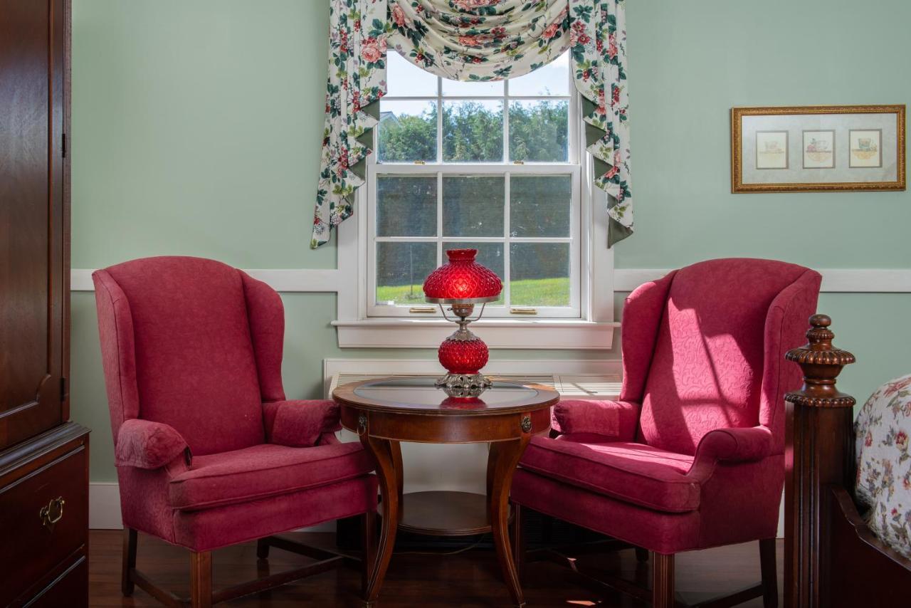 Strong House Inn Vergennes ภายนอก รูปภาพ