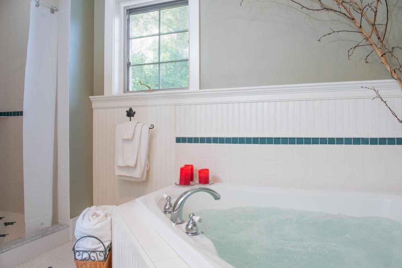 Strong House Inn Vergennes ภายนอก รูปภาพ