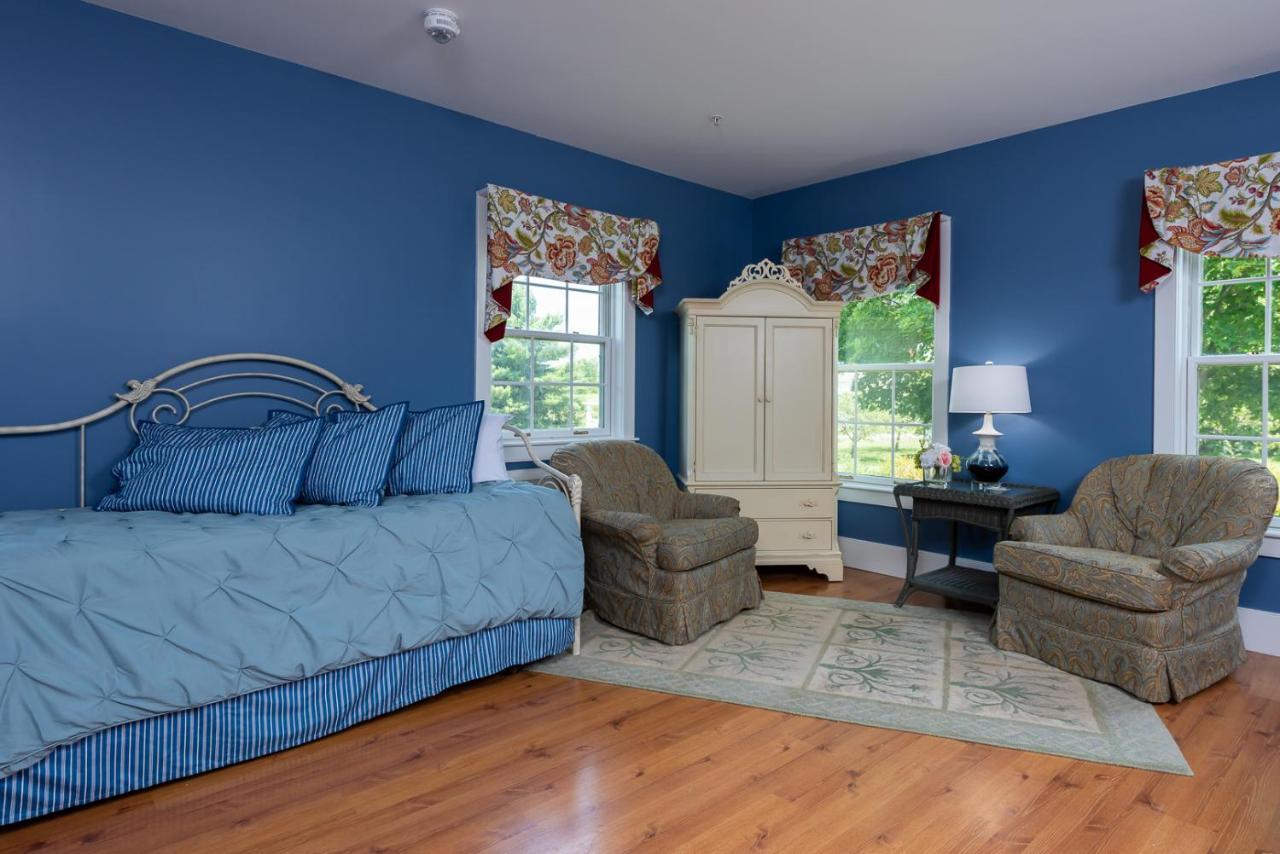 Strong House Inn Vergennes ภายนอก รูปภาพ