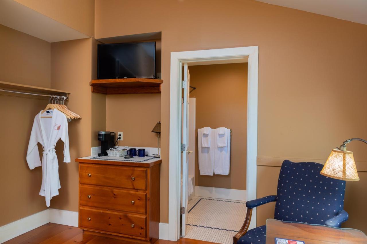 Strong House Inn Vergennes ภายนอก รูปภาพ