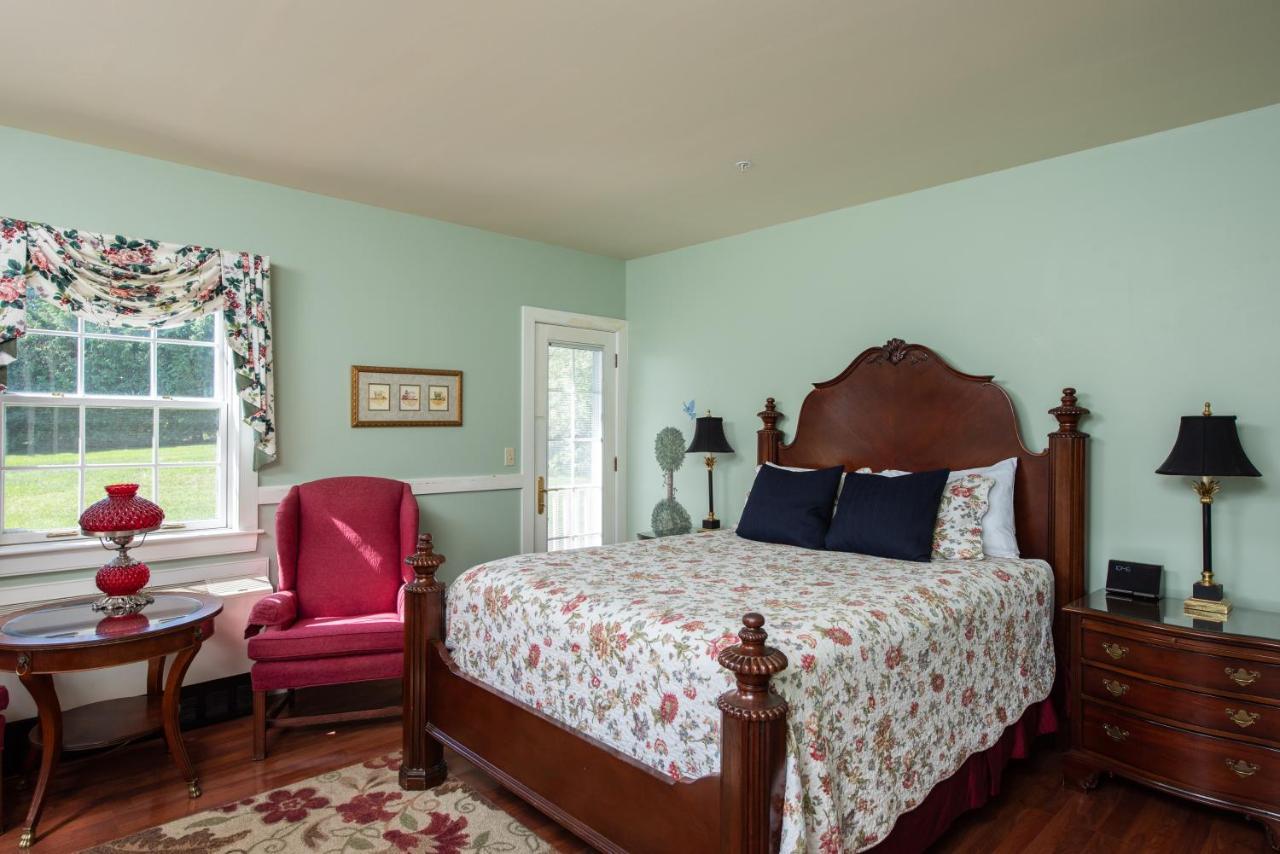 Strong House Inn Vergennes ภายนอก รูปภาพ