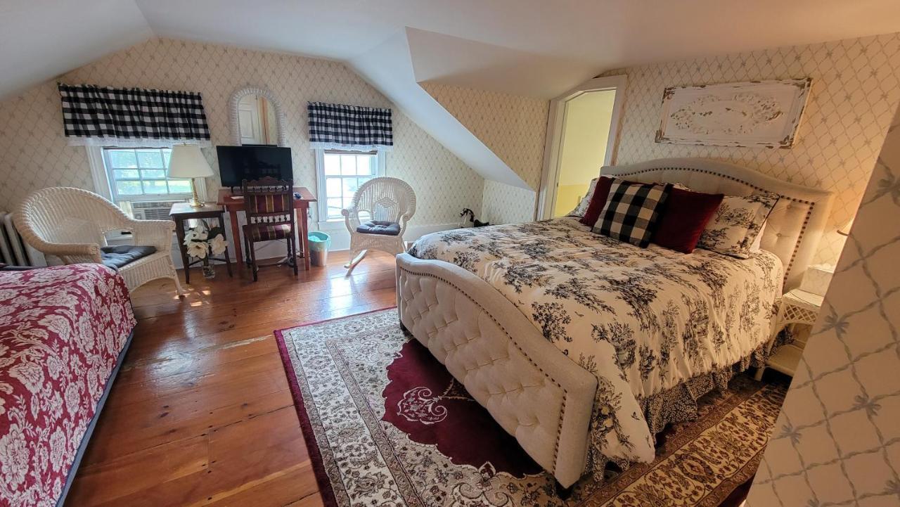 Strong House Inn Vergennes ภายนอก รูปภาพ