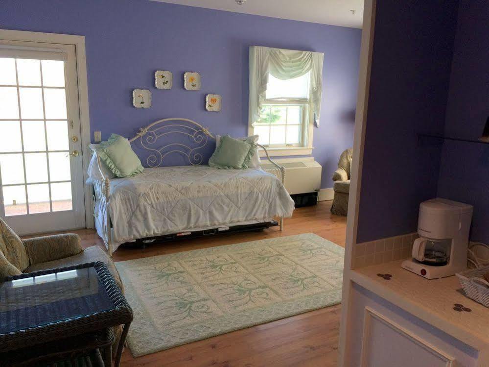 Strong House Inn Vergennes ภายนอก รูปภาพ