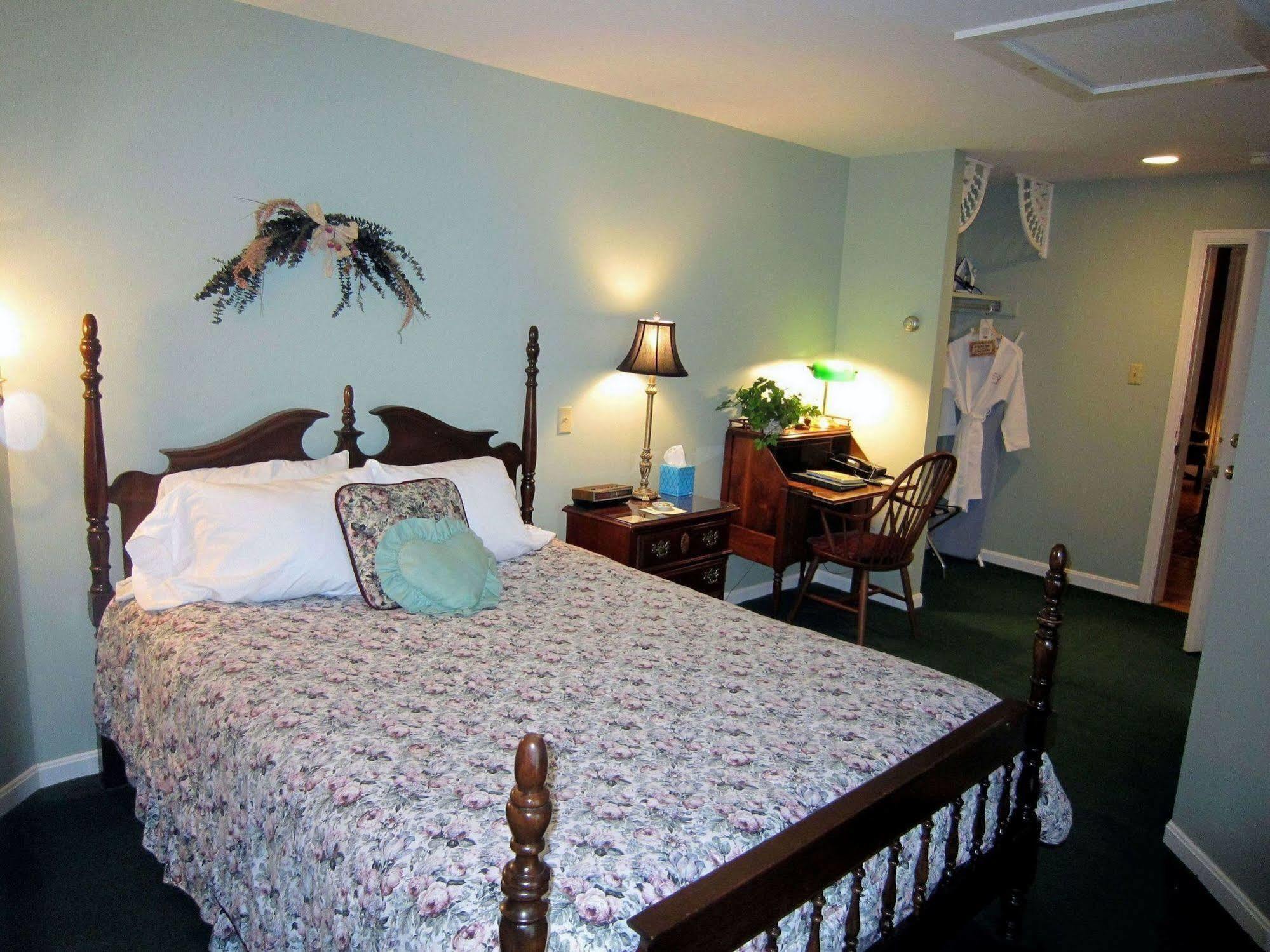 Strong House Inn Vergennes ภายนอก รูปภาพ